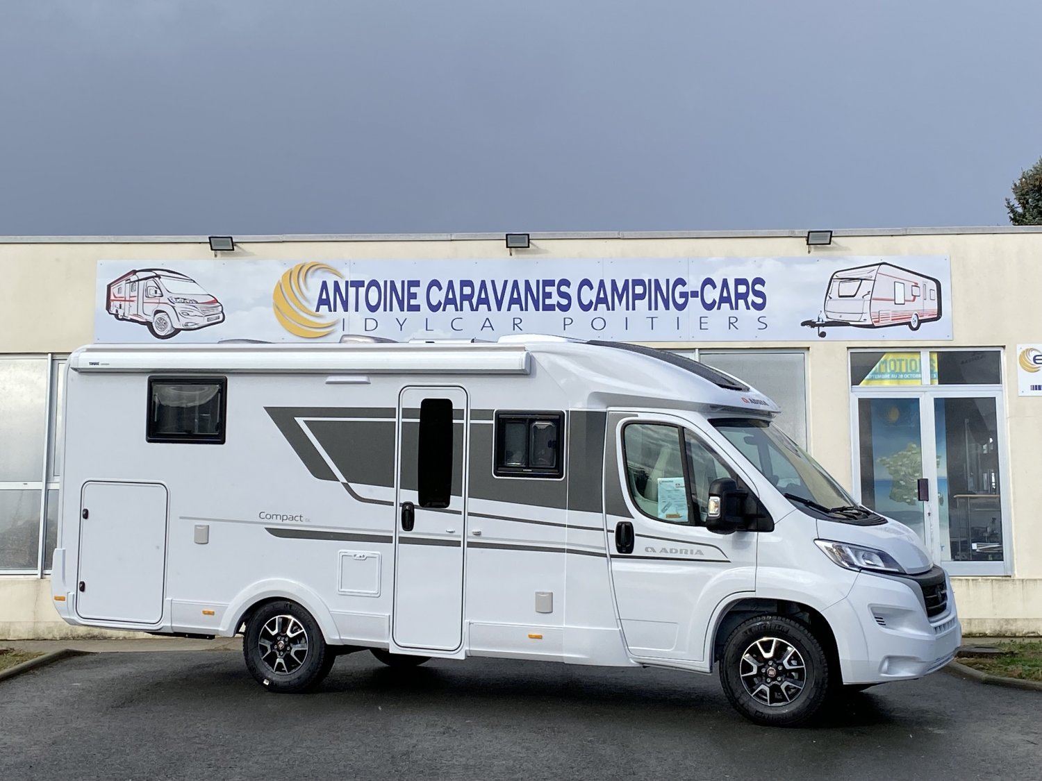 Champion Caravanes et Camping Car - Adria COMPACT AXESS DL à 78 567€