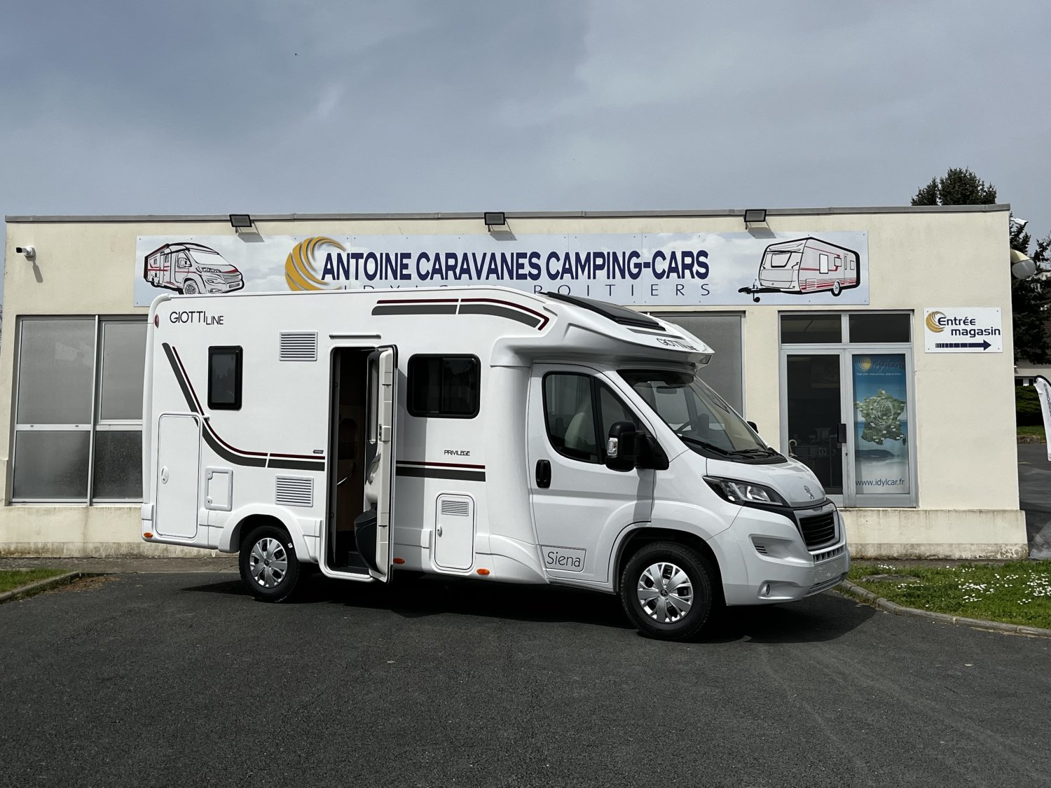 Champion Caravanes et Camping Car - Giottiline SIENA 350 à 65 050€