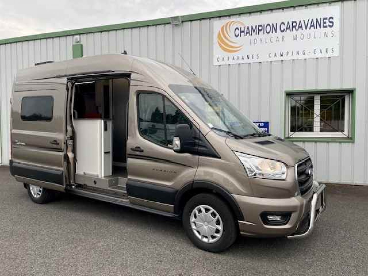 Champion Caravanes et Camping Car - Font Vendôme FORTYVAN 4X4 à 59990