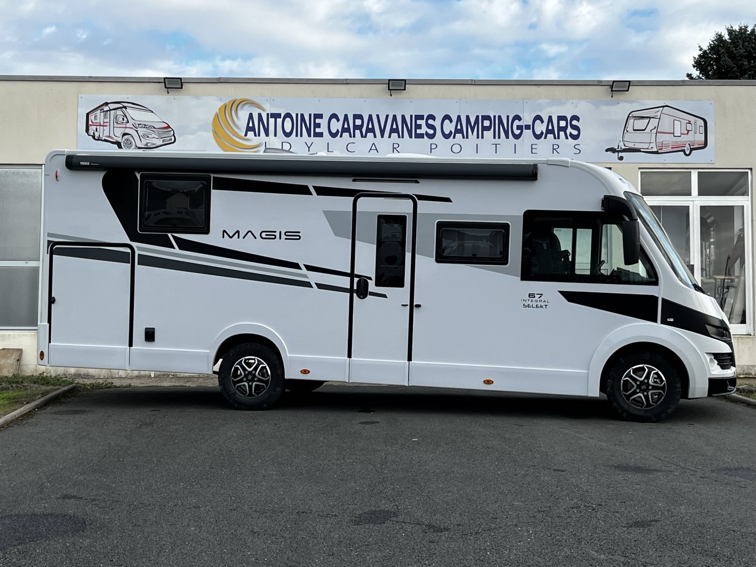 Champion Caravanes et Camping Car - C.I. MAGIS 67 à 93 205€
