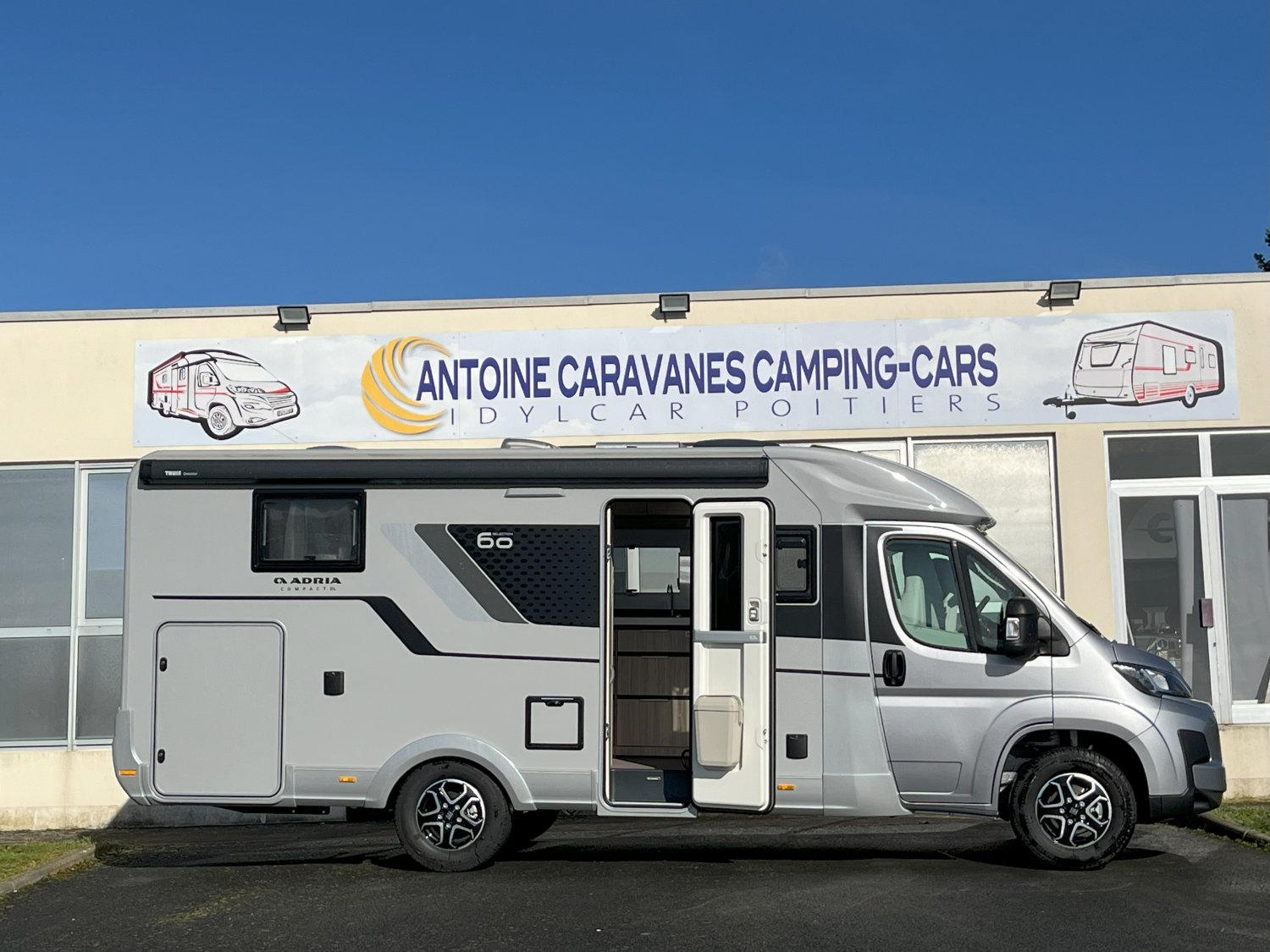 Champion Caravanes et Camping Car - Adria COMPTAC DL 60th à 78 390€