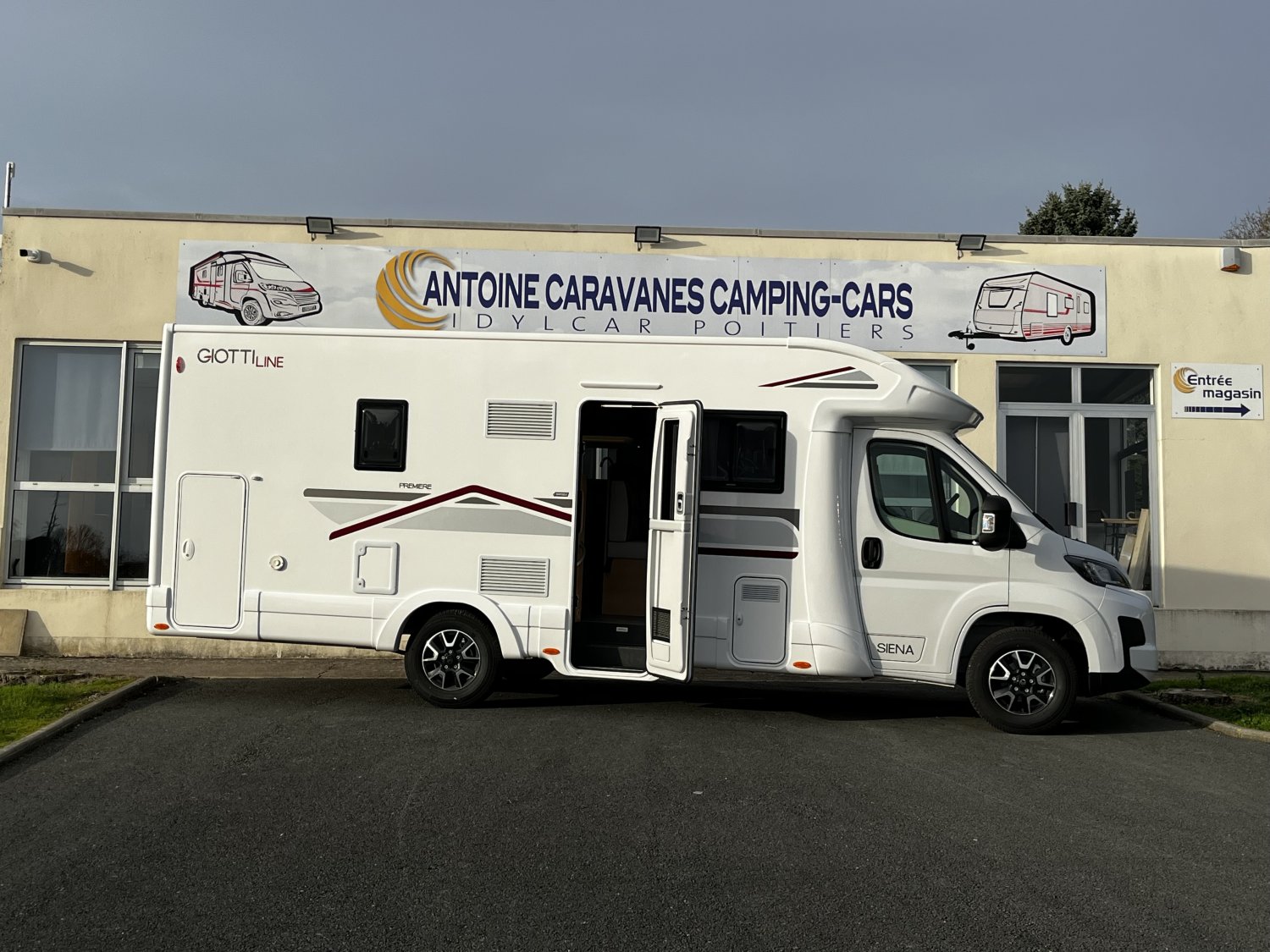 Champion Caravanes et Camping Car - Giottiline SIENA 396 à 68 596€