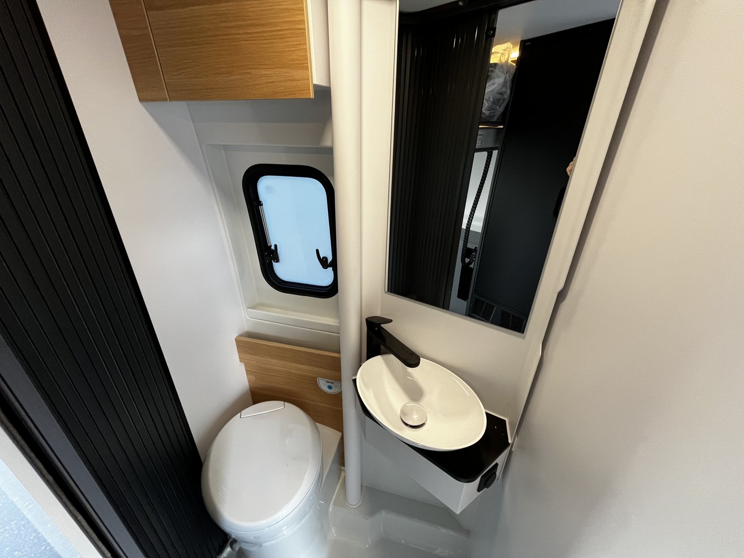 Champion Caravanes et Camping Car TWIN 640 SGX 60th Adria