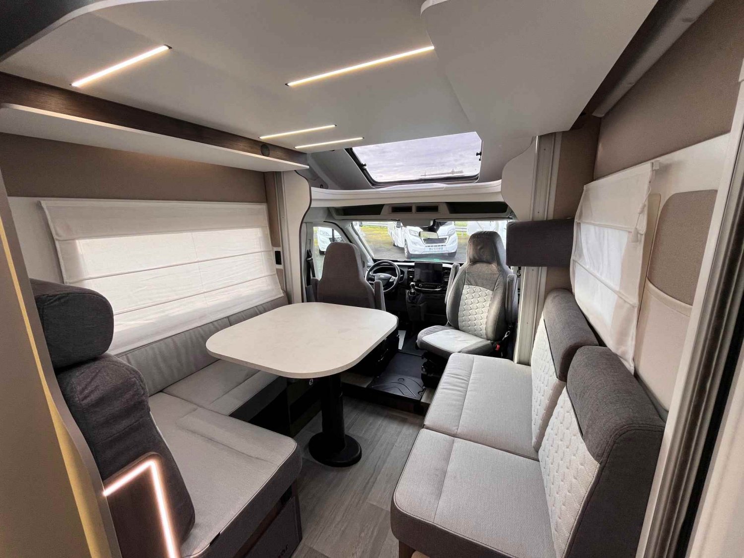 Champion Caravanes et Camping Car BENIMAR TESSORO 483 Benimar