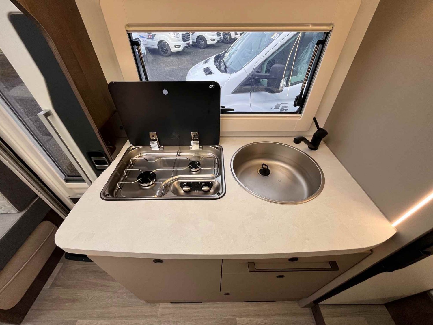 Champion Caravanes et Camping Car BENIMAR TESSORO 483 Benimar