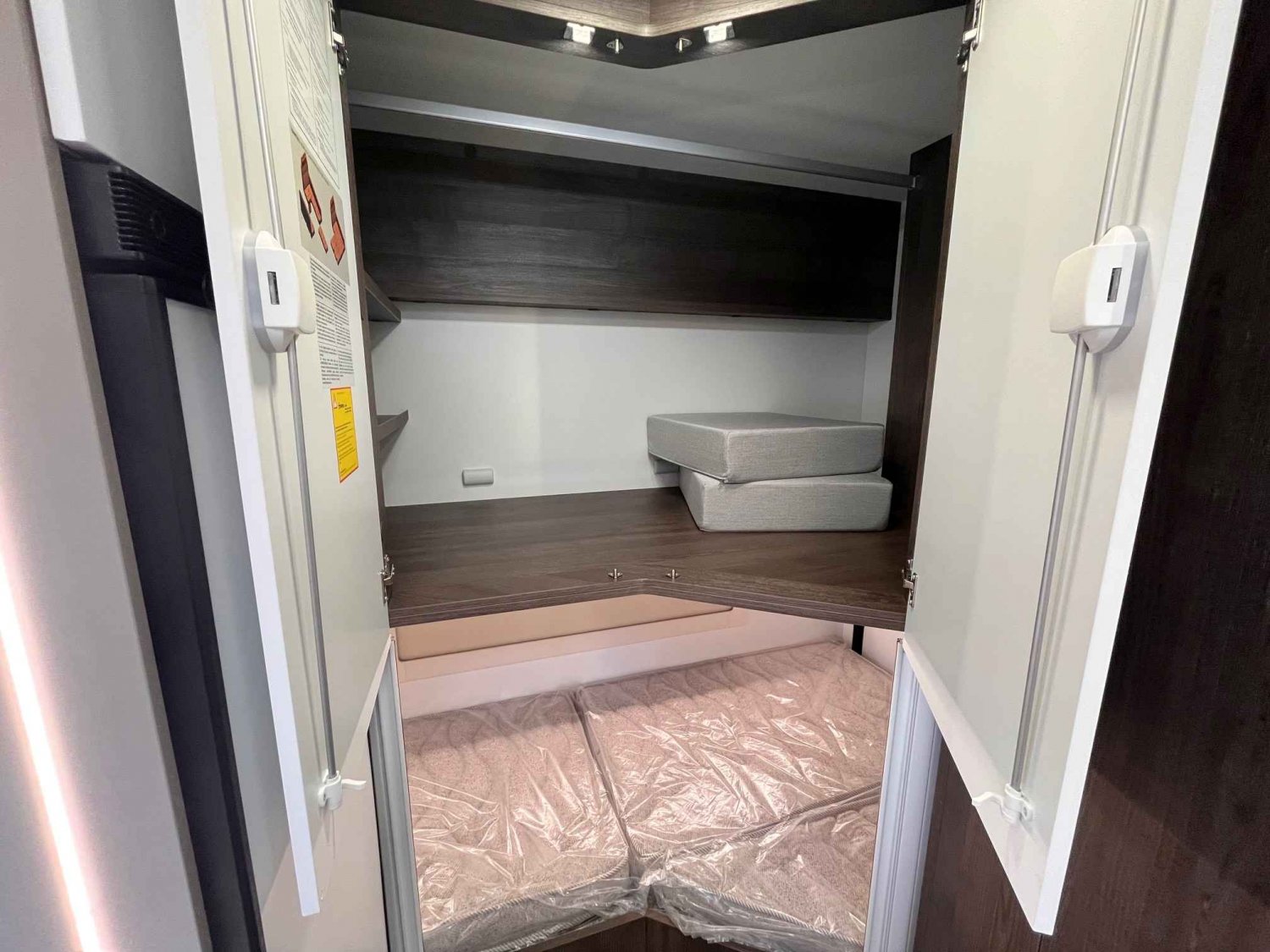 Champion Caravanes et Camping Car BENIMAR TESSORO 483 Benimar