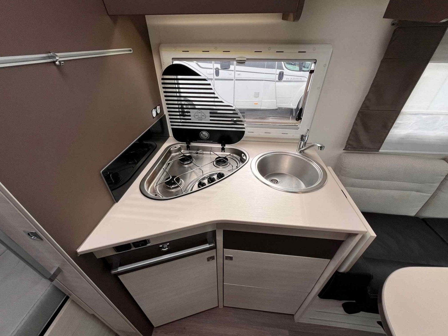 Champion Caravanes et Camping Car GENESIS 275 Challenger