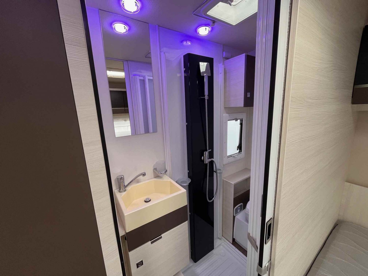 Champion Caravanes et Camping Car GENESIS 275 Challenger