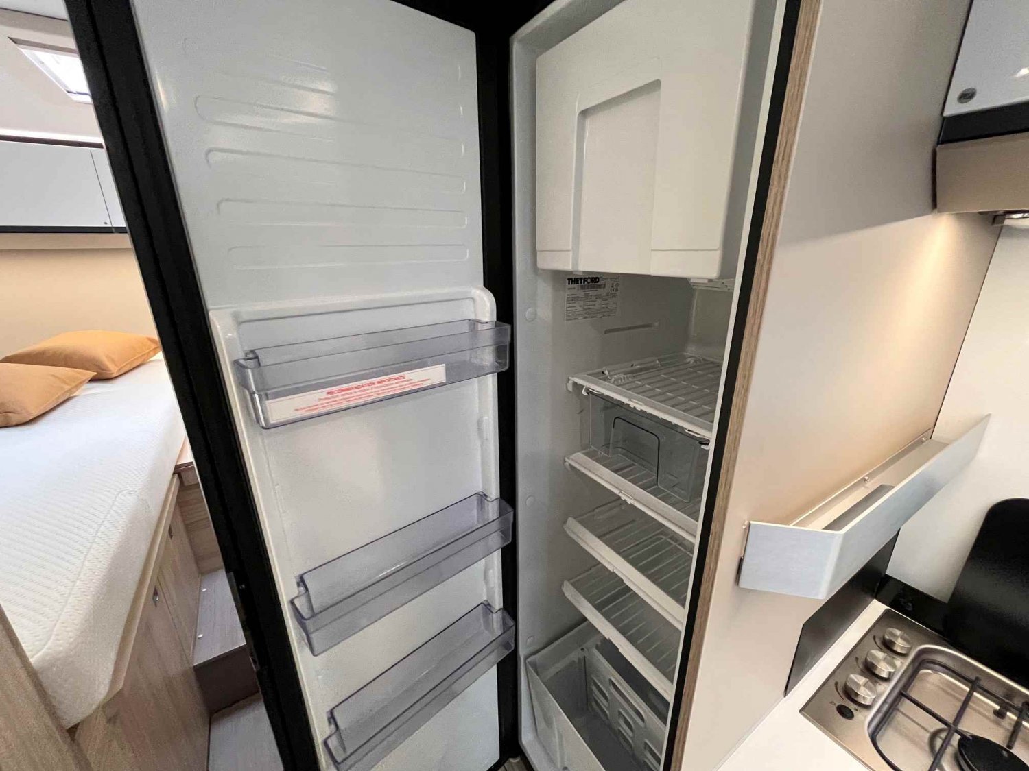 Champion Caravanes et Camping Car COMPACT DL Adria