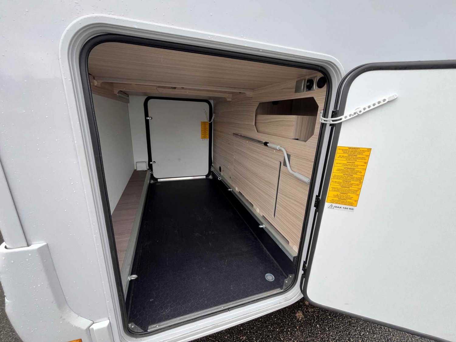 Champion Caravanes et Camping Car COMPACT DL Adria