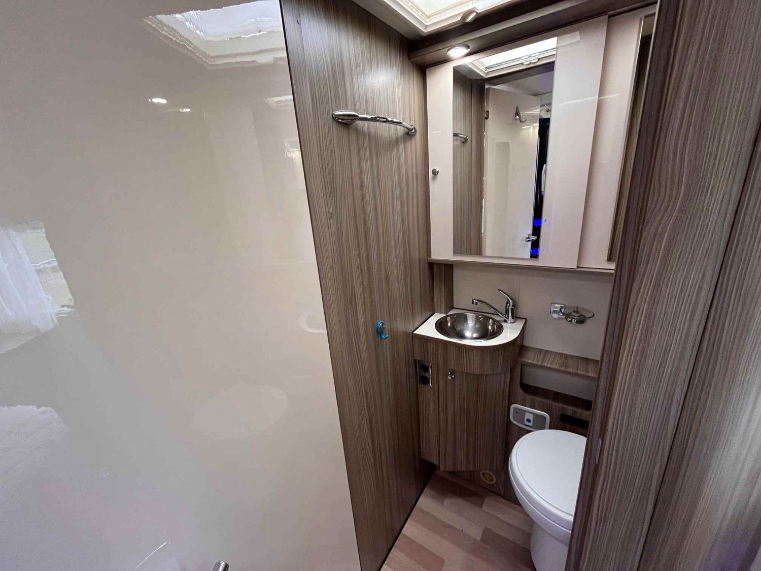 Champion Caravanes et Camping Car 720 LC PRIVILEGE Autostar