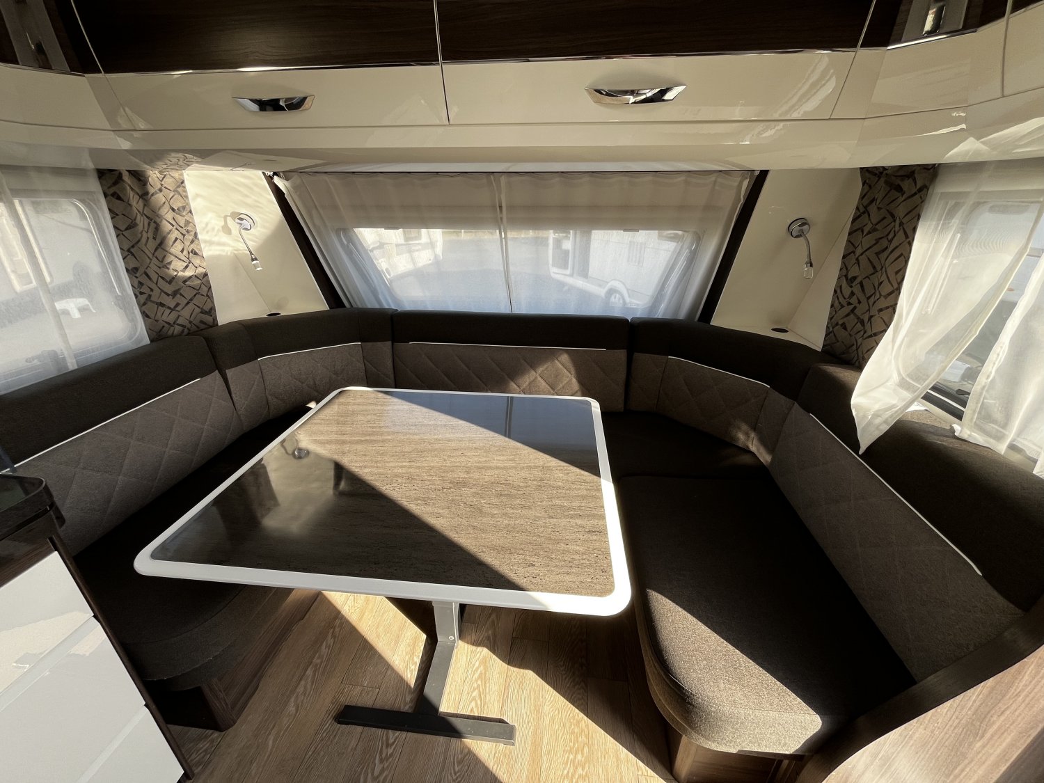 Champion Caravanes et Camping Car PRESTIGE 560 WLU Hobby