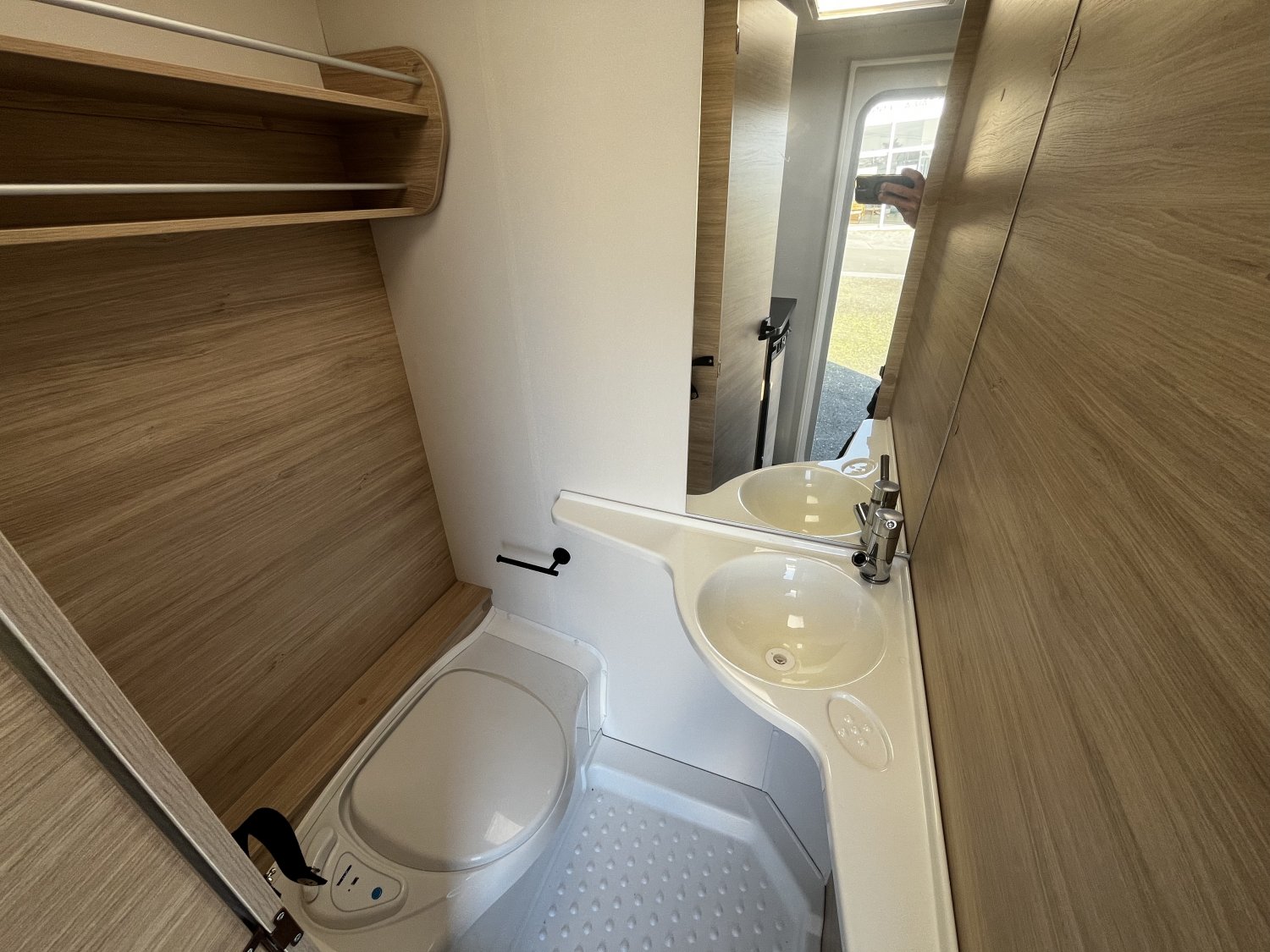 Champion Caravanes et Camping Car COMFORT 420 CP Sterckeman