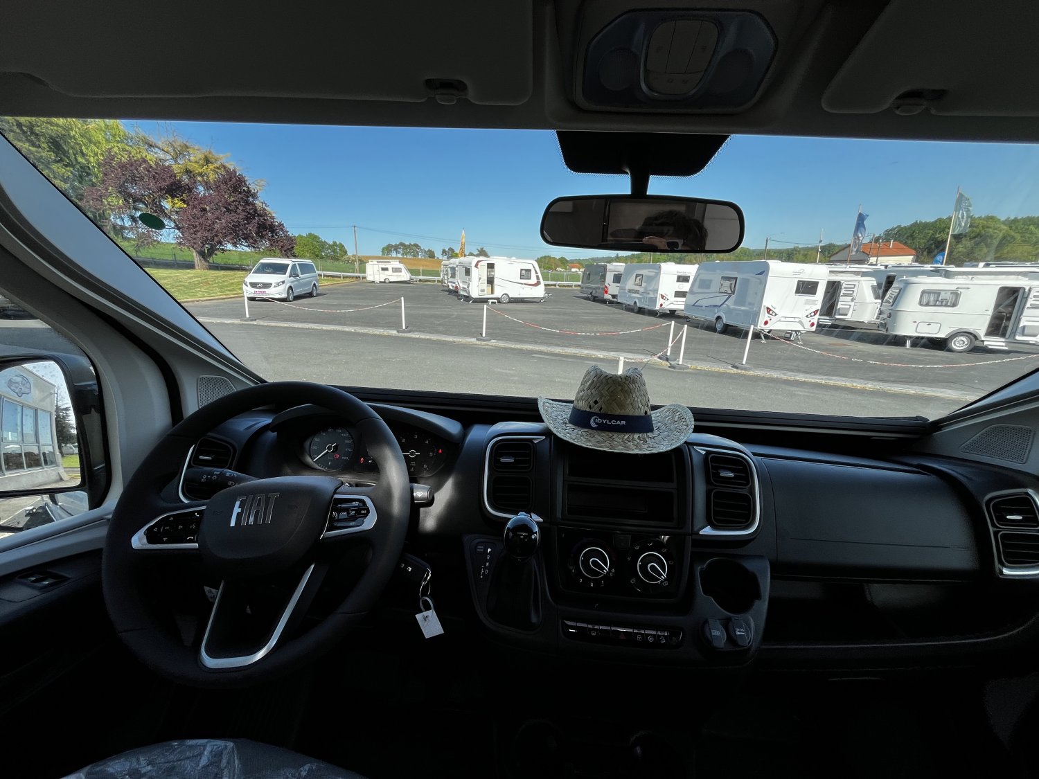Champion Caravanes et Camping Car COMPACT DC Adria