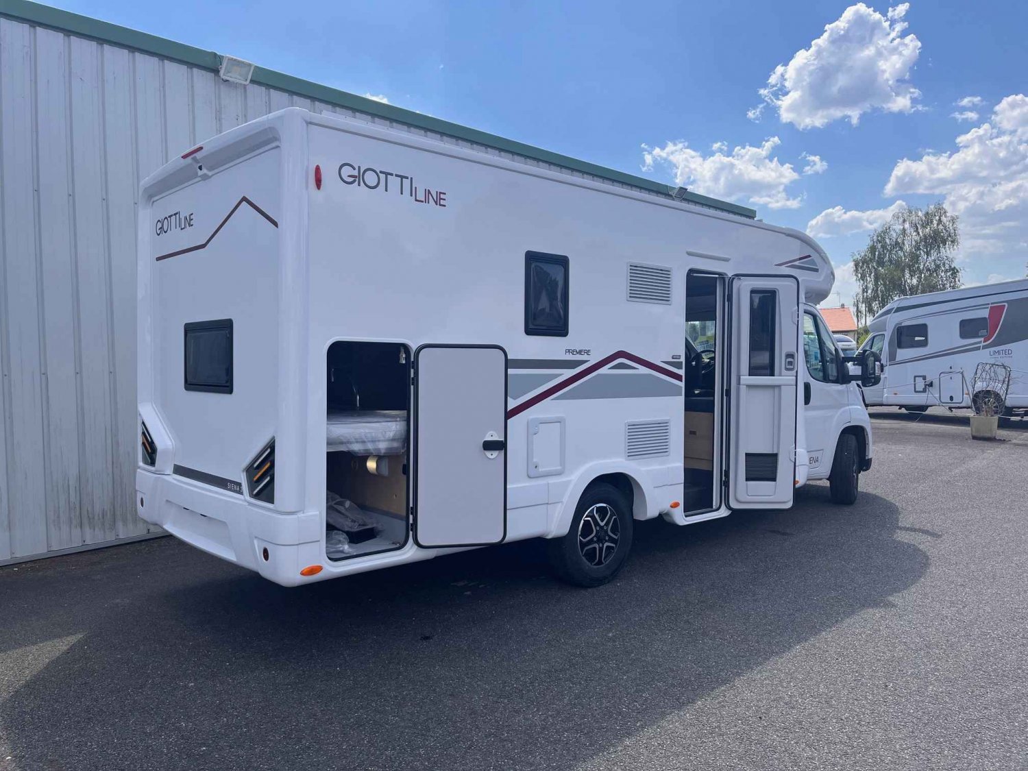 Champion Caravanes et Camping Car GIOTTI LINE SIENA 396 Giottiline