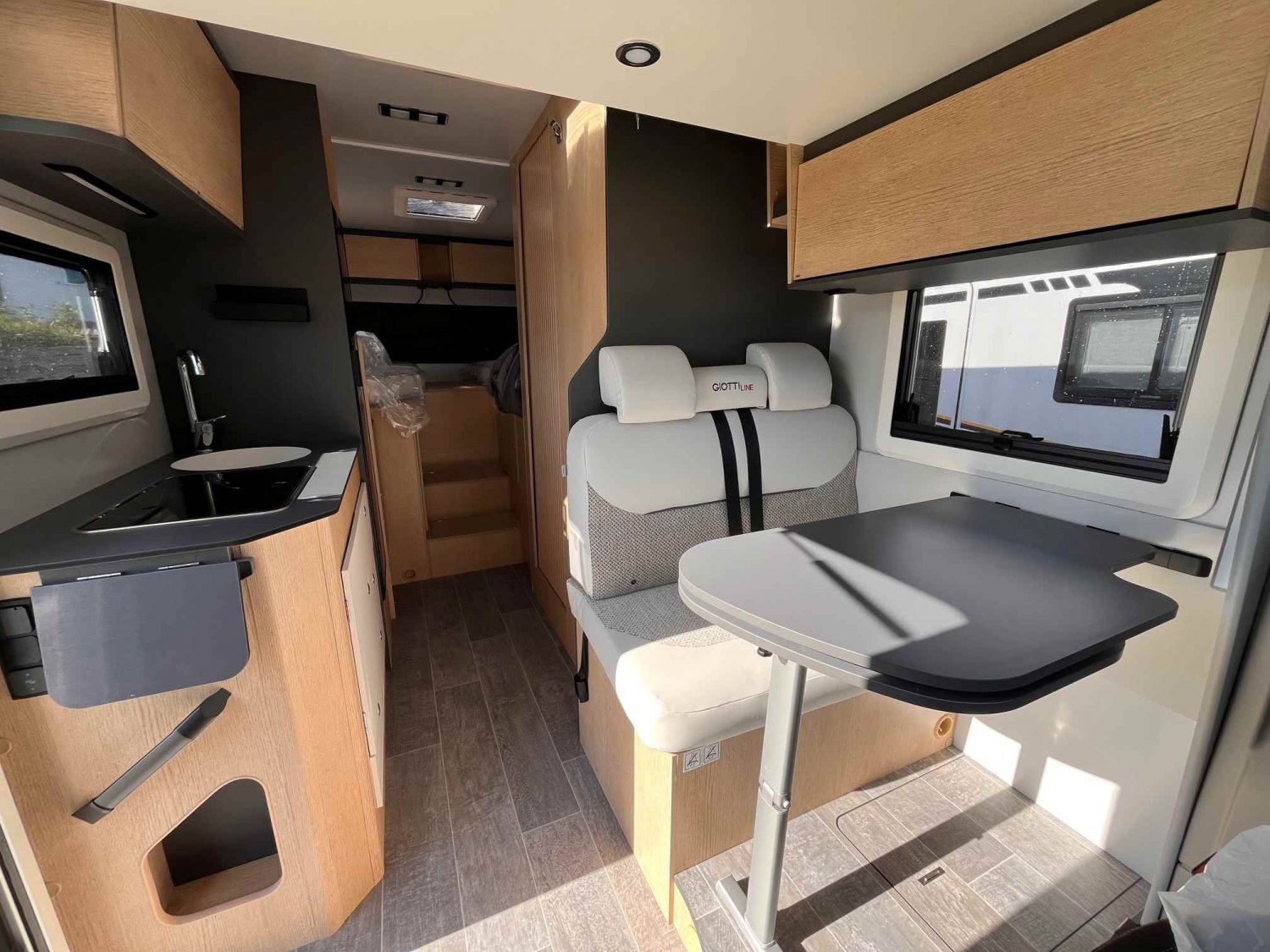 Champion Caravanes et Camping Car COMPACT CX66 Giottiline