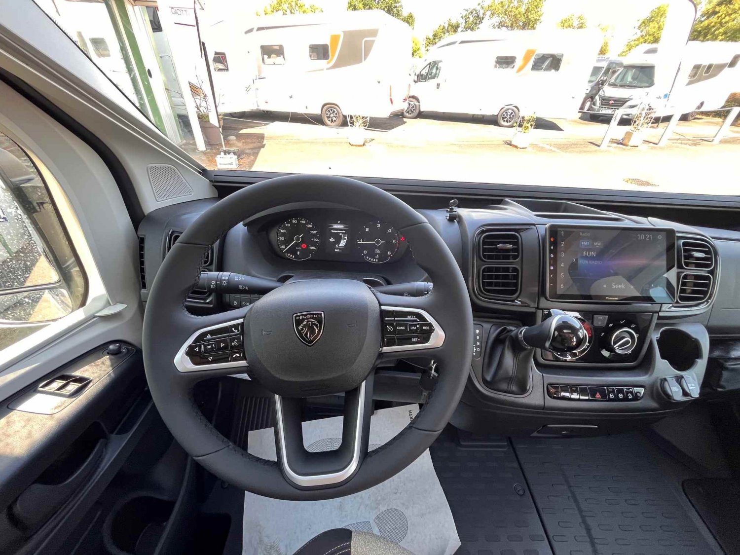 Champion Caravanes et Camping Car COMPACT CX66 PREMIERE EDITION Giottiline