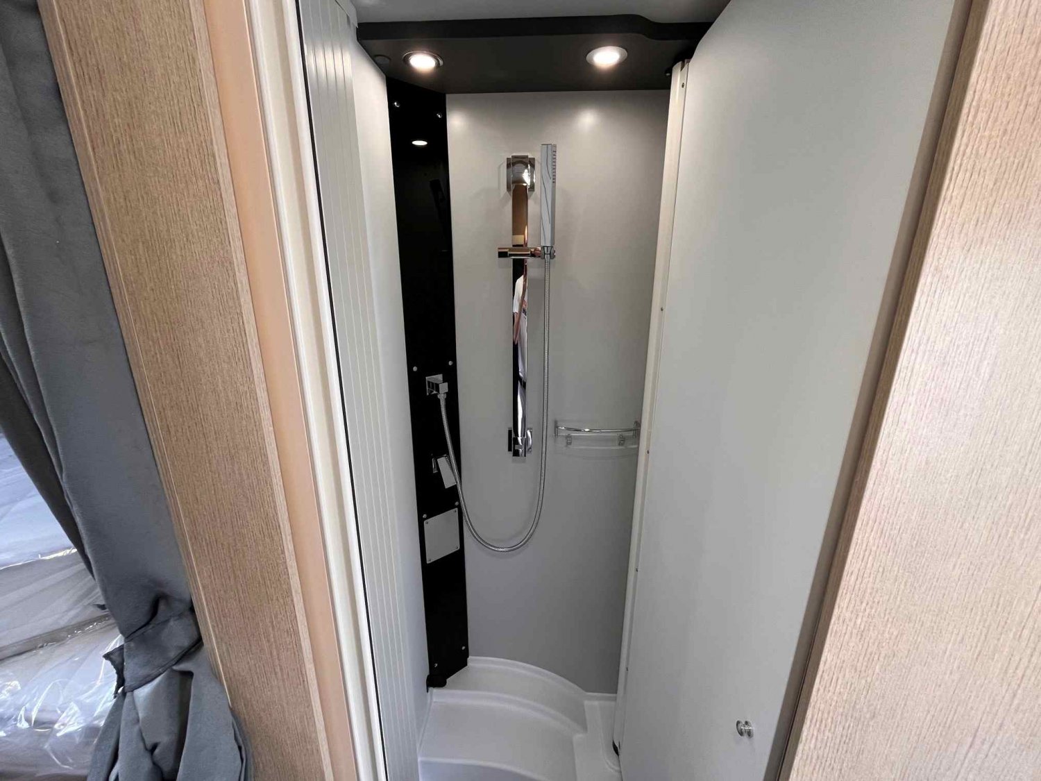 Champion Caravanes et Camping Car COMPACT CX66 PREMIERE EDITION Giottiline