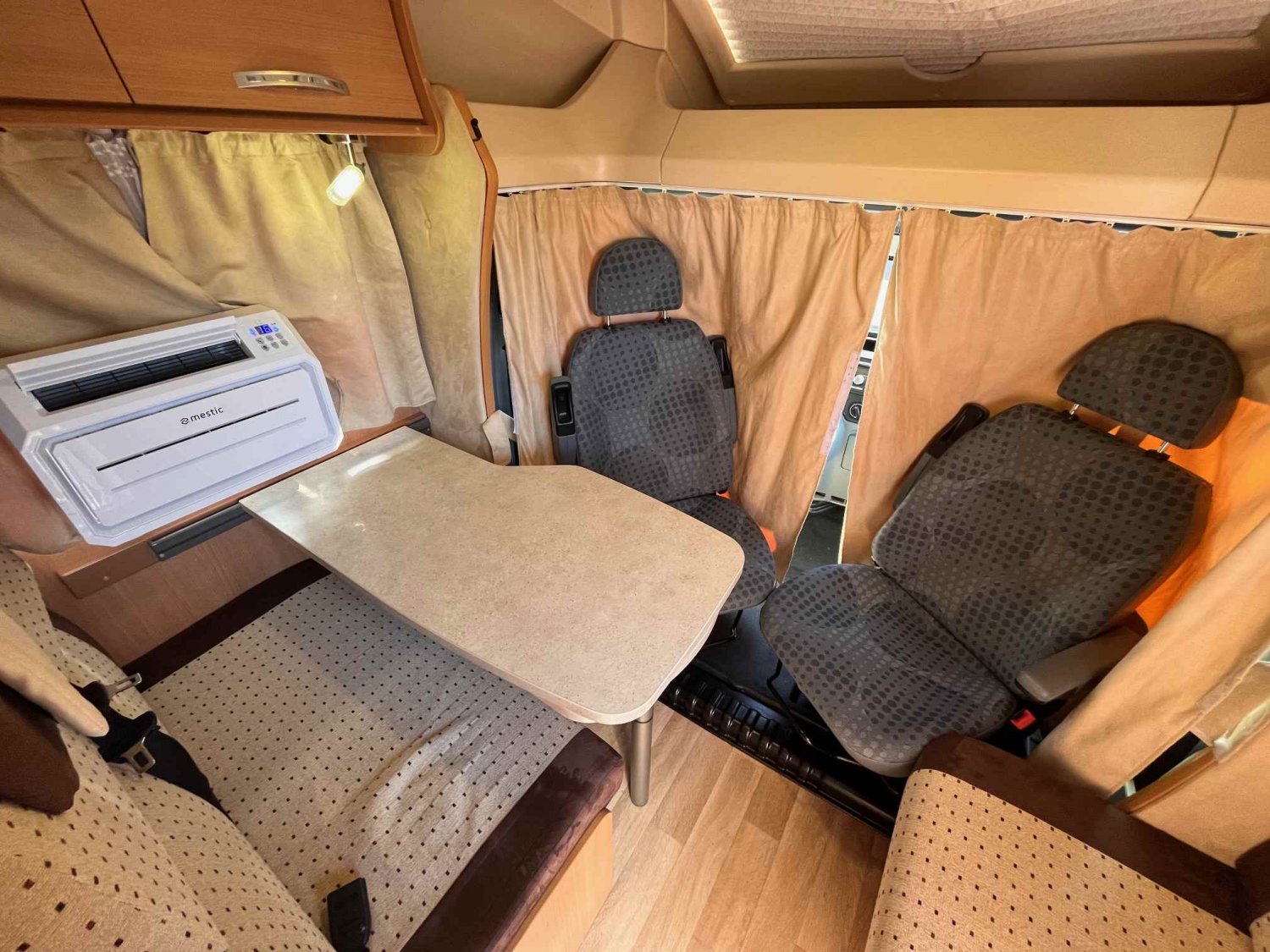 Champion Caravanes et Camping Car GENESIS 58 Challenger