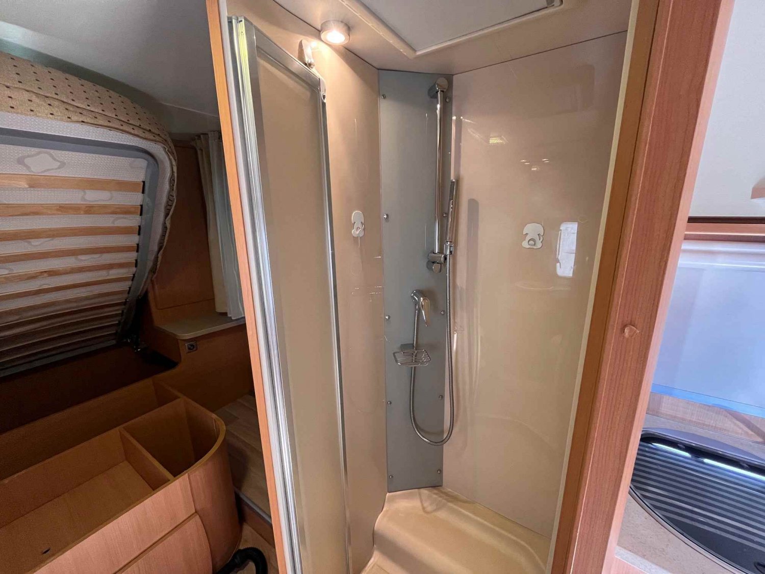 Champion Caravanes et Camping Car GENESIS 58 Challenger
