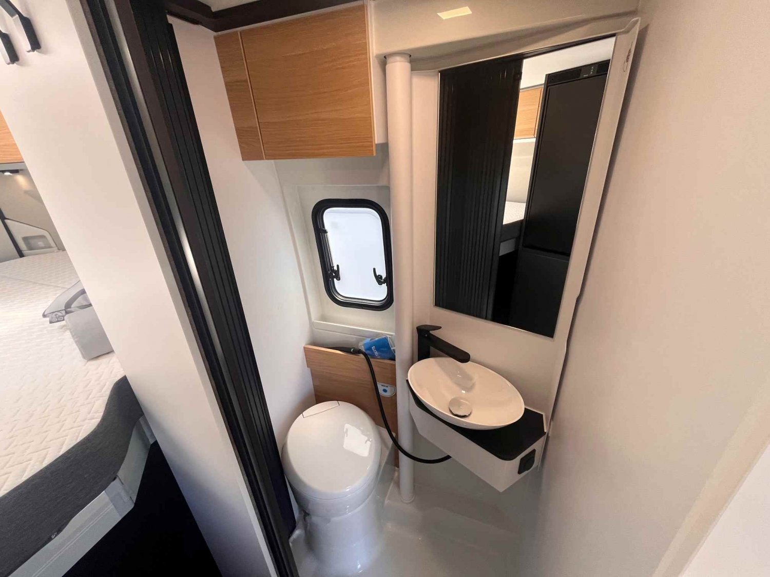 Champion Caravanes et Camping Car TWIN 640 SGX 60 Years Adria