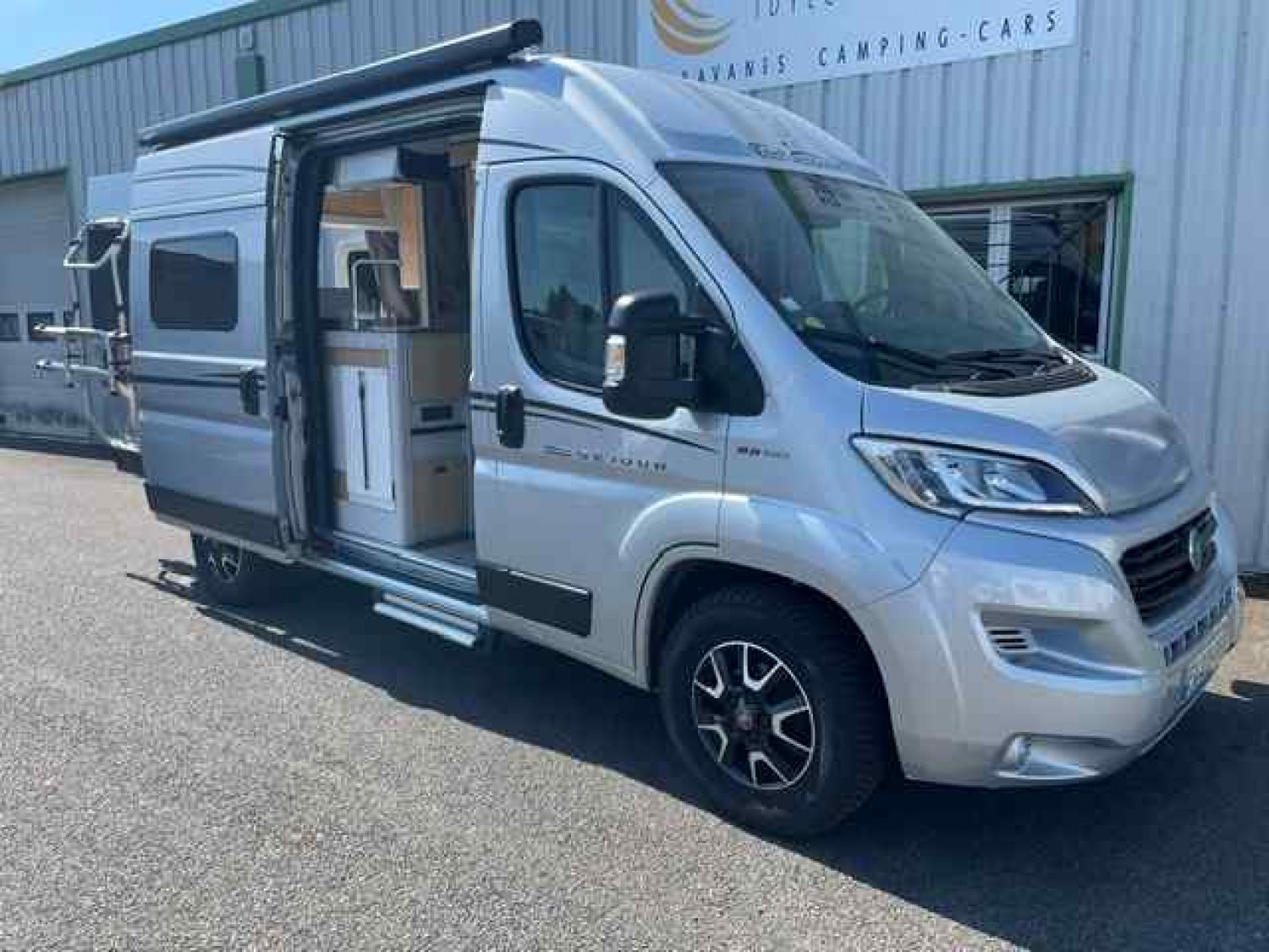 Champion Caravanes et Camping Car - Font Vend&ocirc;me RANDO CAMP SEJOUR à 51 800 &euro;