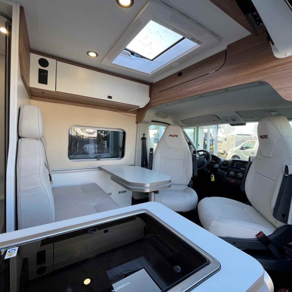 Champion Caravanes et Camping Car VAN 600 GX EDITION FIT Pilote