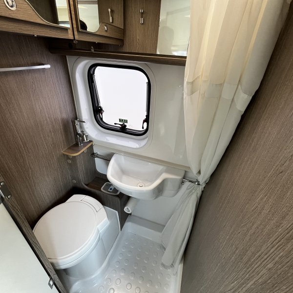 Champion Caravanes et Camping Car Twist V 594 Chausson