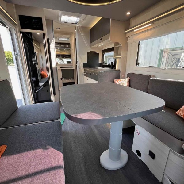 Champion Caravanes et Camping Car CHAUSSON 640 TITANIUM Chausson
