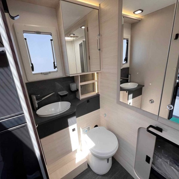 Champion Caravanes et Camping Car CHAUSSON 640 TITANIUM Chausson