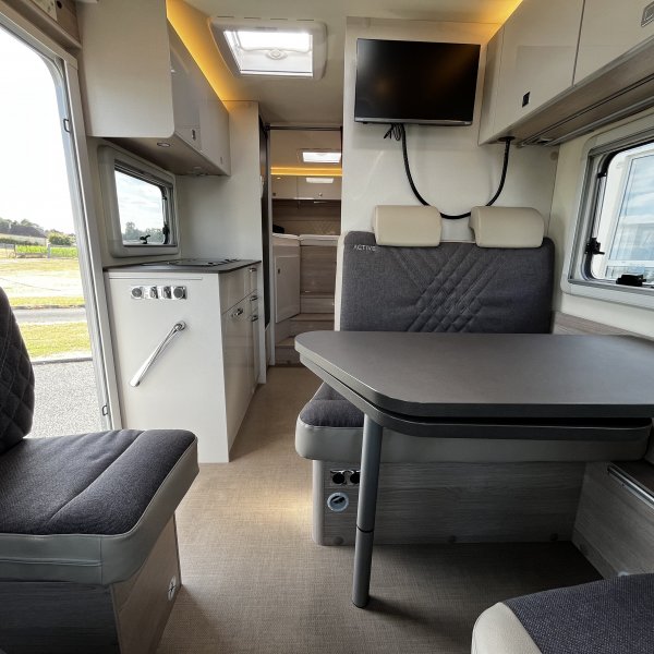 Champion Caravanes et Camping Car LINEO ACTIVE T690G Burstner