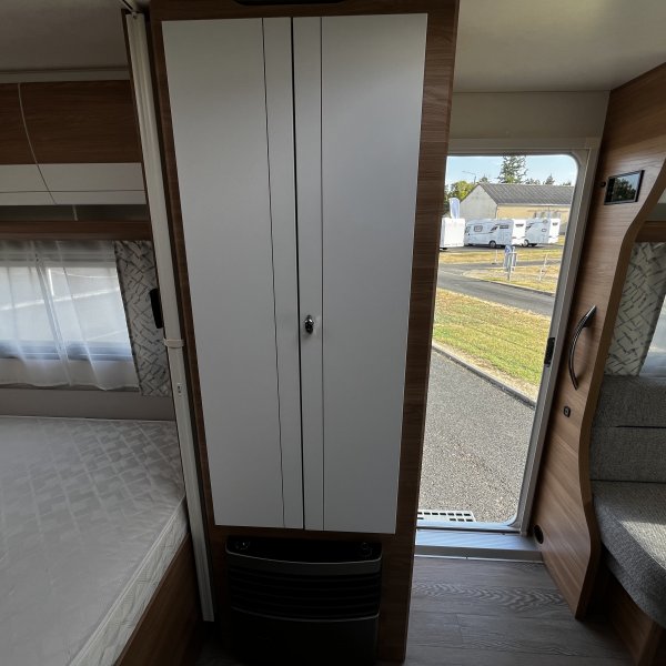 Champion Caravanes et Camping Car DE LUXE 460 UFe Hobby