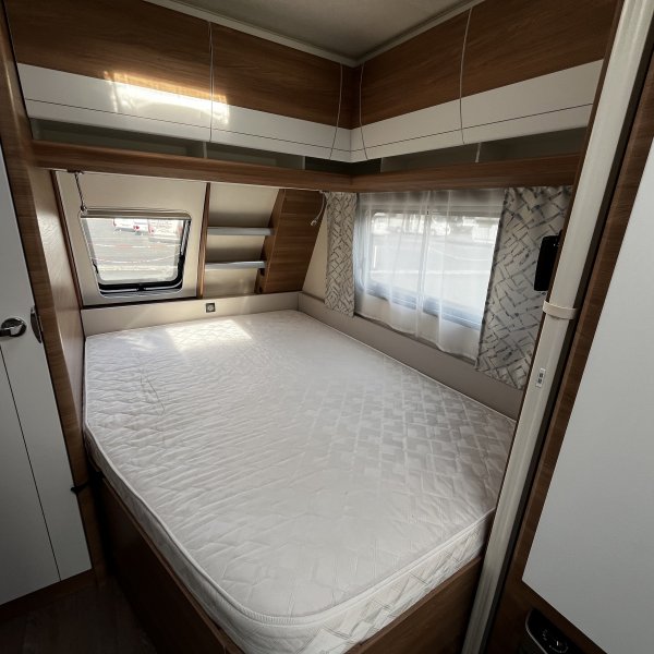 Champion Caravanes et Camping Car DE LUXE 460 UFe Hobby