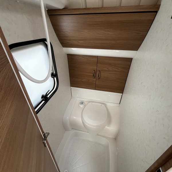 Champion Caravanes et Camping Car DE LUXE 460 UFe Hobby