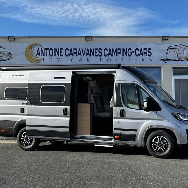 Champion Caravanes et Camping Car TWIN 640 SLB 60th Adria