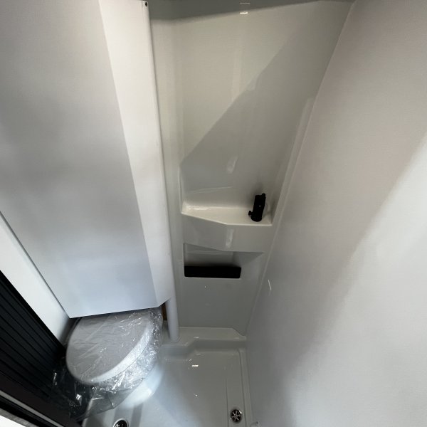 Champion Caravanes et Camping Car TWIN 640 SLB 60th Adria