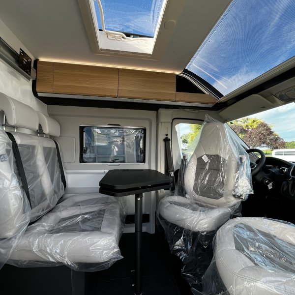 Champion Caravanes et Camping Car TWIN 640 SLB 60th Adria