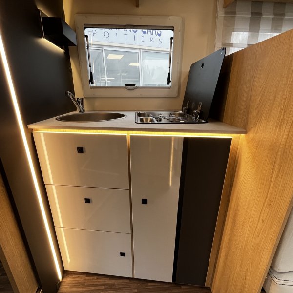 Champion Caravanes et Camping Car MANOA 66 LXT C.I.