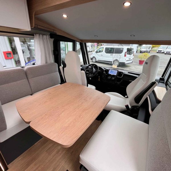 Champion Caravanes et Camping Car PILOTE G 740 FGJ EVIDENCE Pilote