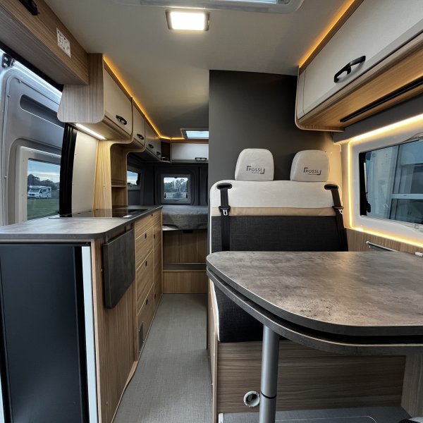 Champion Caravanes et Camping Car SUMMIT 600 PLUS FRENCH EDITION Possl