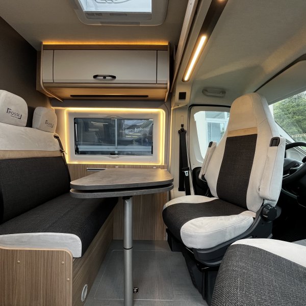 Champion Caravanes et Camping Car SUMMIT 600 PLUS FRENCH EDITION Possl