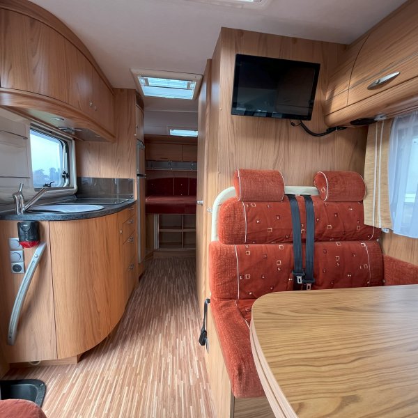 Champion Caravanes et Camping Car AVIANO I 725 Burstner