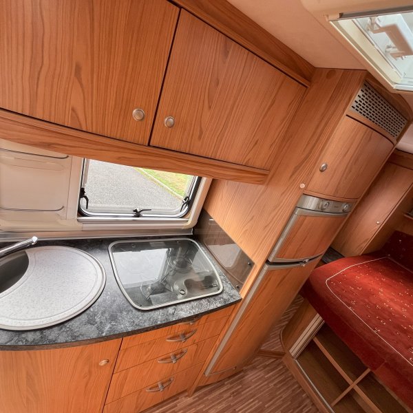 Champion Caravanes et Camping Car AVIANO I 725 Burstner