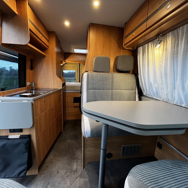 Champion Caravanes et Camping Car 2 WIN PLUS Possl