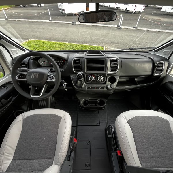 Champion Caravanes et Camping Car MATRIX 650 DL 60th Adria