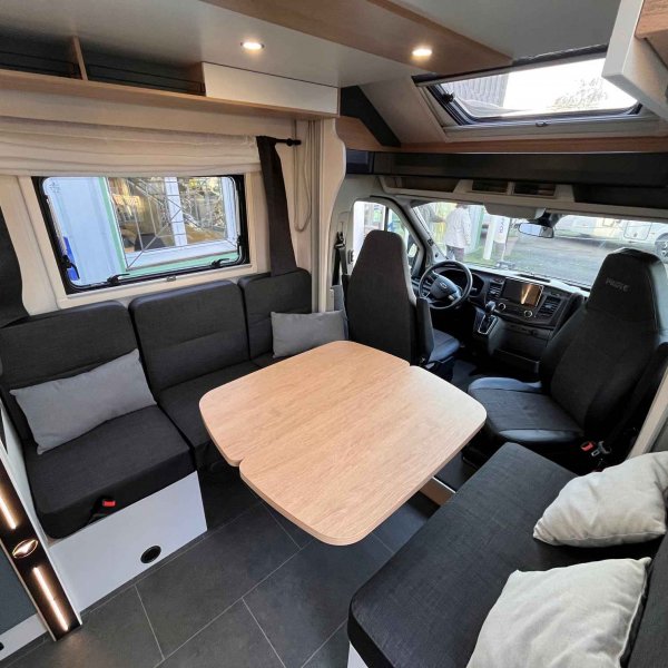 Champion Caravanes et Camping Car PILOTE ATLAS 696 G Pilote