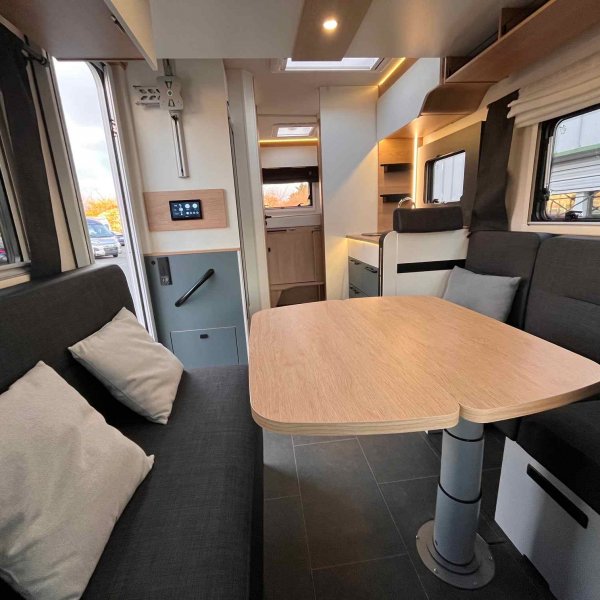 Champion Caravanes et Camping Car PILOTE ATLAS 696 G Pilote