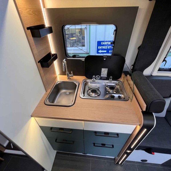 Champion Caravanes et Camping Car PILOTE ATLAS 696 G Pilote