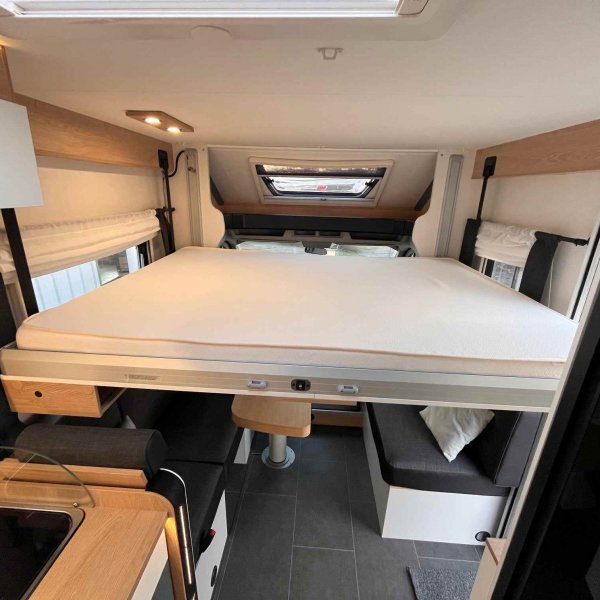 Champion Caravanes et Camping Car PILOTE ATLAS 696 G Pilote