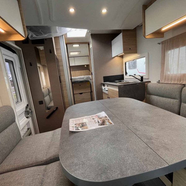 Champion Caravanes et Camping Car CHALLENGER 318 ANNIVERSAIRE Challenger